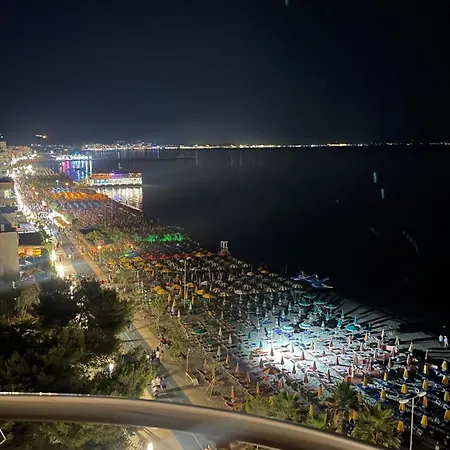Aura Seaview Apartament Appartamento