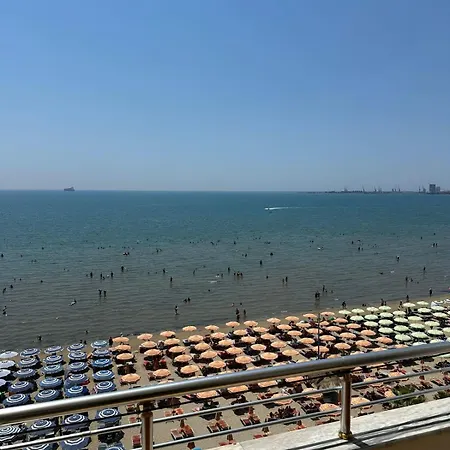 Aura Seaview Apartament